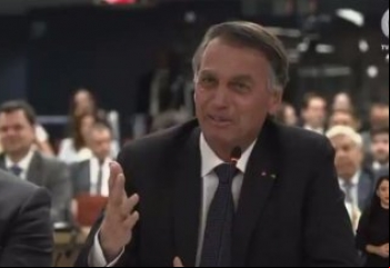 Bolsonaro brinca e chama Moraes para ser seu vice em 2026; 